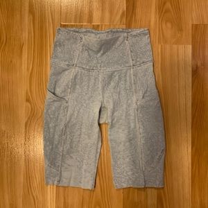 LULULEMON BIKER SHORTSW/POCKETS